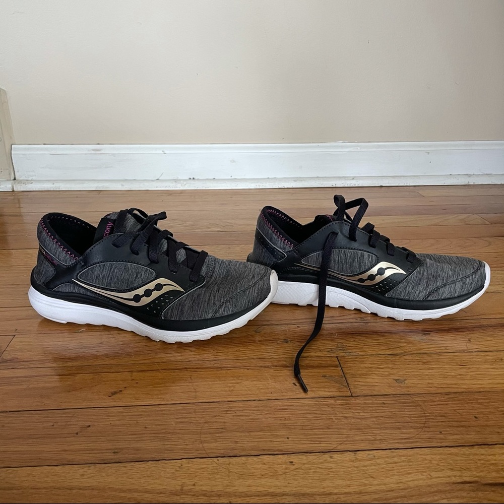 Form2U super soft foam sneakers